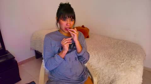 Snapshot of vaalerii_cutee chatting on April 9, 2:55 am valeri and markk online show from April 9, 2:55 am