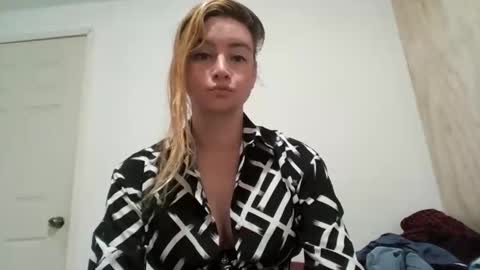 Snapshot of vagimosa chatting on October 15, 9:20 am vagimosa online show from October 15, 9:20 am