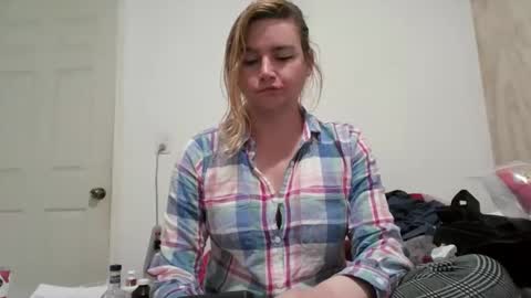 Snapshot of vagimosa chatting on November 1, 4:14 am vagimosa online show from November 1, 4:14 am