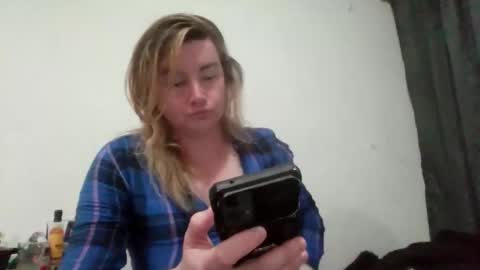 Snapshot of vagimosa chatting on February 17, 3:36 am vagimosa online show from February 17, 3:36 am