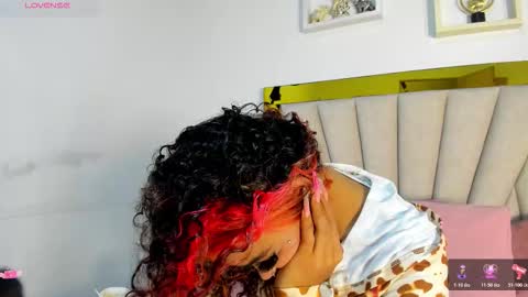 Snapshot of vahiolet_fuentes chatting on December 2, 3:01 am vahioleth online show from December 2, 3:01 am