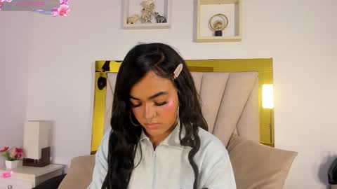 Snapshot of vahiolet_fuentes chatting on February 20, 3:47 am vahioleth online show from February 20, 3:47 am