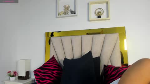 Snapshot of vahiolet_fuentes chatting on February 28, 3:07 am vahioleth online show from February 28, 3:07 am