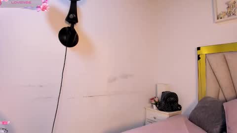 Snapshot of vahiolet_fuentes chatting on March 7, 3:14 am vahioleth online show from March 7, 3:14 am