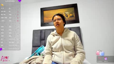 Vahiolet smith online show from April 23, 3:19 am