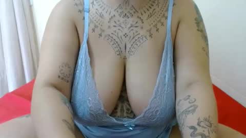 Snapshot of vaholiver chatting on February 17, 12:48 pm Vah Oliver online show from February 17, 12:48 pm