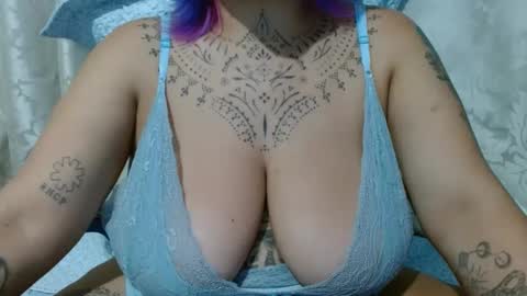 Snapshot of vaholiver chatting on September 26, 4:38 am Vah Oliver online show from September 26, 4:38 am