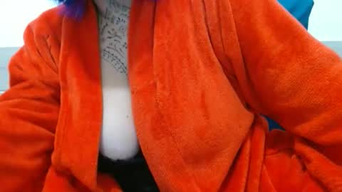 Snapshot of vaholiver chatting on November 20, 2:34 am Vah Oliver online show from November 20, 2:34 am