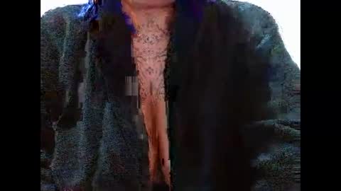 Snapshot of vaholiver chatting on December 18, 3:23 am Vah Oliver online show from December 18, 3:23 am