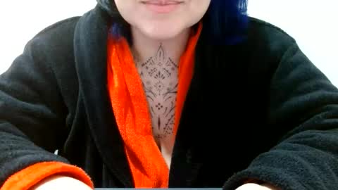Snapshot of vaholiver chatting on May 27, 7:22 pm Vah Oliver online show from May 27, 7:22 pm