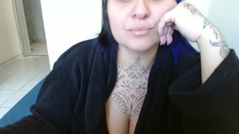 Snapshot of vaholiver chatting on May 31, 5:09 pm Vah Oliver online show from May 31, 5:09 pm