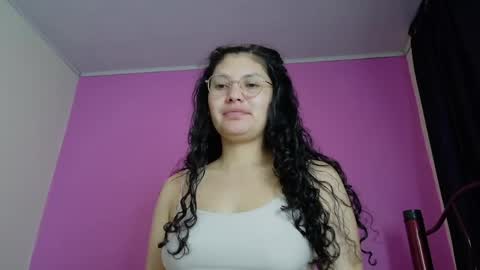 Snapshot of vainilla_cam chatting on April 23, 1:29 am Vainilla online show from April 23, 1:29 am