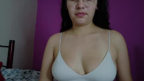 Snapshot of vainilla_cam chatting on May 2, 12:15 am Vainilla online show from May 2, 12:15 am