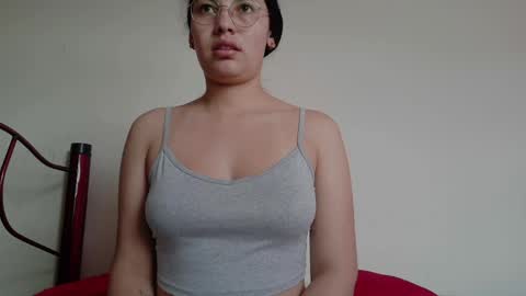 Snapshot of vainilla_cam chatting on May 27, 12:24 pm Vainilla online show from May 27, 12:24 pm