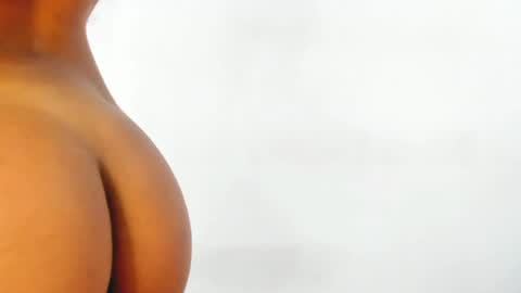 Snapshot of vaiolet__ chatting on February 14, 10:47 pm Vaiolet online show from February 14, 10:47 pm