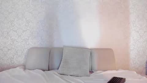 Snapshot of vaioletgirl_1 chatting on June 25, 9:52 pm Vaiolet online show from June 25, 9:52 pm