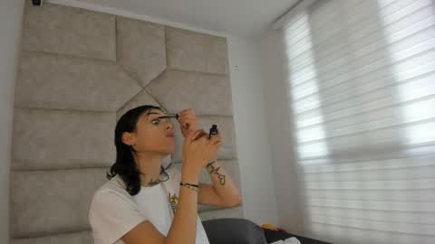 V A I O L E T T  S M I T H online show from November 7, 3:45 pm