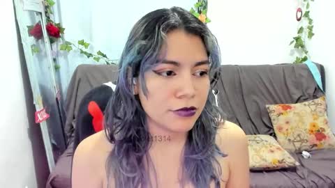 Vaiolet1314 online show from February 24, 12:41 am