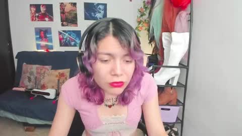 Snapshot of vaioletuwu chatting on April 27, 2:48 pm Vaiolet1314 online show from April 27, 2:48 pm
