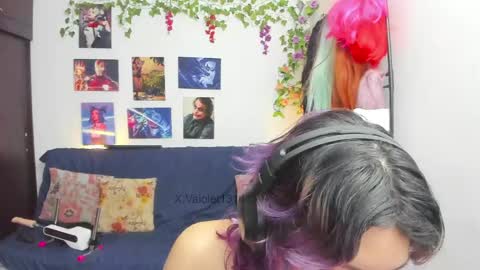 Snapshot of vaioletuwu chatting on May 1, 11:42 pm Vaiolet1314 online show from May 1, 11:42 pm
