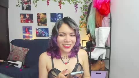 Snapshot of vaioletuwu chatting on May 3, 10:49 pm Vaiolet1314 online show from May 3, 10:49 pm