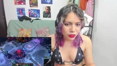 Snapshot of vaioletuwu chatting on May 23, 3:34 am Vaiolet1314 online show from May 23, 3:34 am