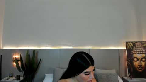 Snapshot of val_rossi chatting on April 21, 3:24 am Valentina online show from April 21, 3:24 am