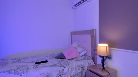 Snapshot of vale_kross chatting on December 2, 3:14 pm HI IM NEW online show from December 2, 3:14 pm