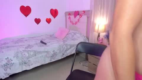 Snapshot of vale_kross chatting on February 15, 1:05 pm HI IM NEW online show from February 15, 1:05 pm