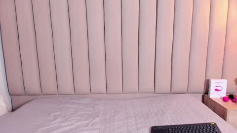 Snapshot of vale_n_matt chatting on December 21, 8:07 am Samantha y Matt online show from December 21, 8:07 am