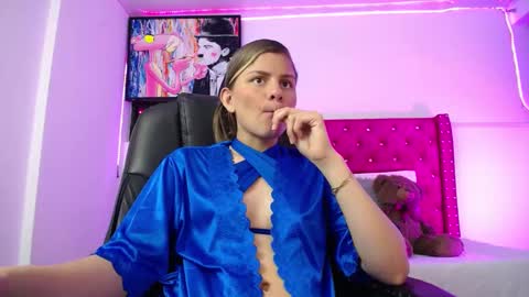 Snapshot of valeamaya chatting on March 7, 8:11 pm valeamaya online show from March 7, 8:11 pm