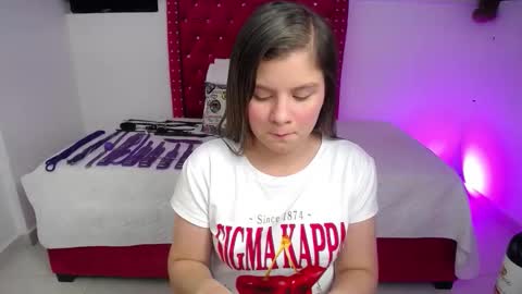 Snapshot of valeamaya chatting on December 5, 11:30 am valeamaya online show from December 5, 11:30 am