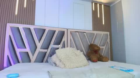 Snapshot of valeamaya chatting on June 23, 7:34 pm valeamaya online show from June 23, 7:34 pm