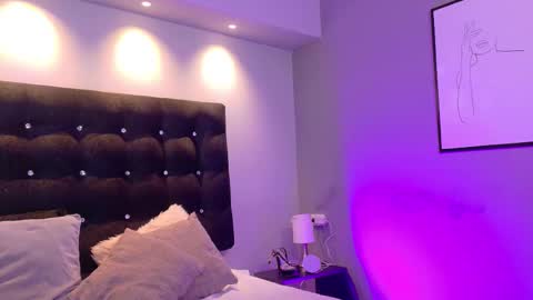 Valen Scott online show from September 20, 2:29 pm