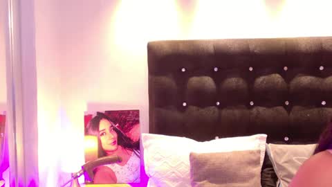 Valen Scott online show from April 20, 12:30 pm