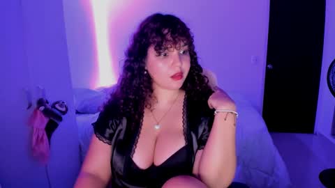 valen_smile_ online show from December 18, 5:26 am