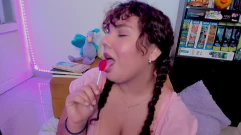 valen_smile_ online show from February 11, 2:35 am