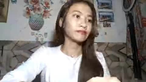 Snapshot of valenciasumney chatting on June 7, 4:22 pm Camille online show from June 7, 4:22 pm