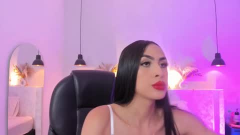 Snapshot of valenn__smith chatting on February 12, 12:33 pm Valentina online show from February 12, 12:33 pm