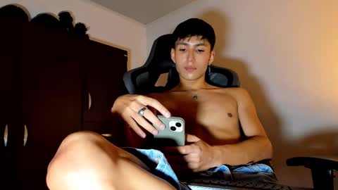 valentean online show from December 20, 1:02 am