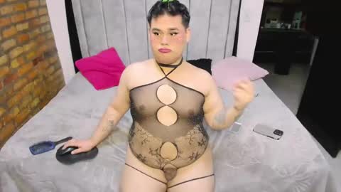 Snapshot of valenthottie chatting on November 13, 2:10 am Valentina online show from November 13, 2:10 am