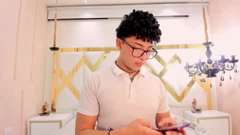 Valentin0 online show from October 25, 11:40 am