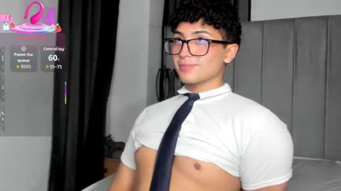 Valentin0 online show from October 30, 12:45 am