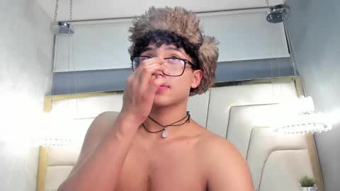 Valentin0 online show from November 5, 9:48 pm