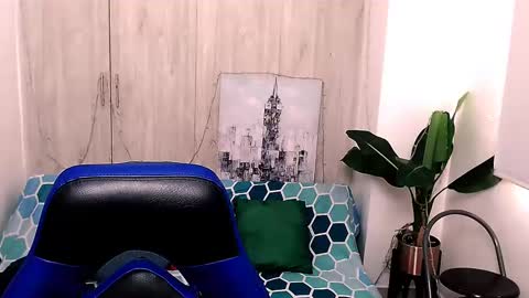 Valentine online show from December 2, 6:43 pm