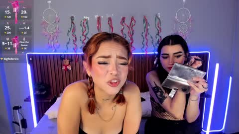 Snapshot of valentina_asmodea chatting on December 16, 3:40 am VALENTINA online show from December 16, 3:40 am