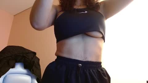 valen online show from February 9, 7:29 pm