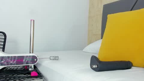 Velentina  online show from November 8, 1:55 pm