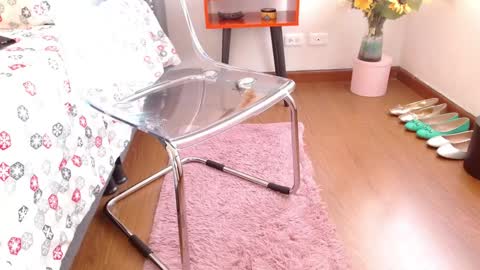 Snapshot of valentina_ferrer0 chatting on December 27, 6:31 pm Valen Ferrer online show from December 27, 6:31 pm