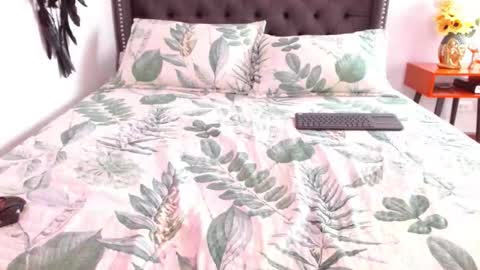 Snapshot of valentina_ferrer0 chatting on October 7, 7:00 pm Valen Ferrer online show from October 7, 7:00 pm